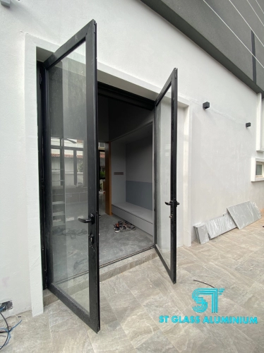 Multipoint Door 