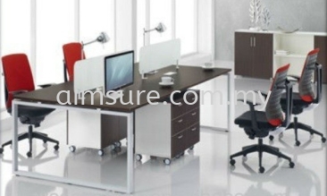 4 pax workstation with desking tempered glass panel