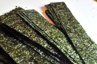 Roasted Seaweed 1/7 & 1/8 Cut / Gunkan Nori 1/7 & 1/8 Cut (Halal Certified) Dry, Sauces & Seasoning Products Singapore Supplier, Distributor, Importer, Exporter | Arco Marketing Pte Ltd