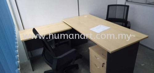 DELIVERY INSTALLATION RECTANGULAR WRITING TABLE & MESH CHAIR OFFICE FURNITURE SUNGAI BESI