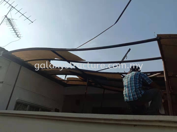 To dismantle and replacement polycarbonate @ Jalan Samarinda 30, Kg Jawa, 41000 Klang. Awning  Repairing Work Selangor, Malaysia, Kuala Lumpur (KL), Shah Alam Supplier, Suppliers, Supply, Supplies | GALAXY STRUCTURE & ENGINEERING SDN BHD