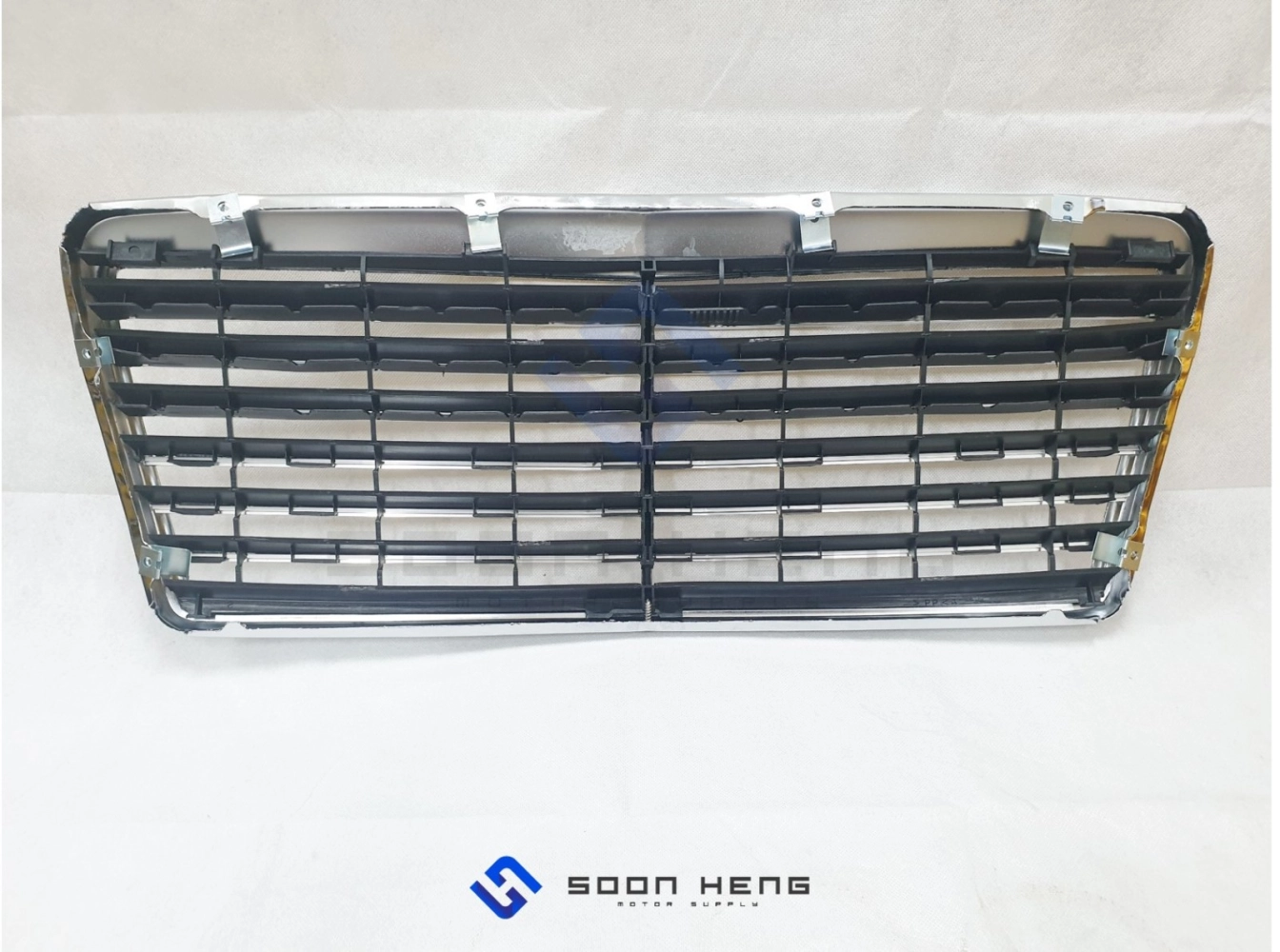 Mercedes-Benz W124 Masterpiece - Front Chrome Grille (Black Base Color) (Taiwan)