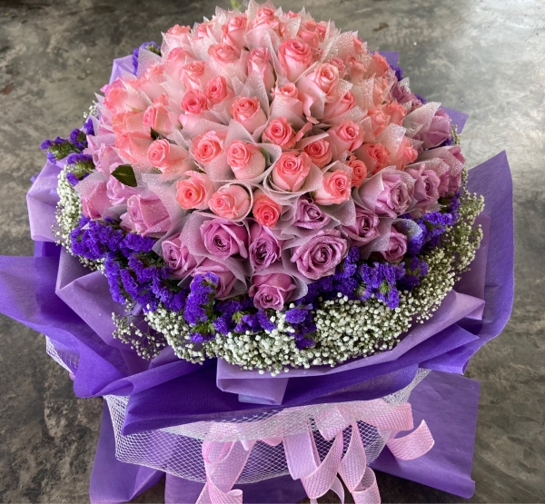 99-05 99 pcs Roses 99 õ Hand Bouquet  Melaka, Malaysia Delivery, Supplier, Supply | Paradise Flower House