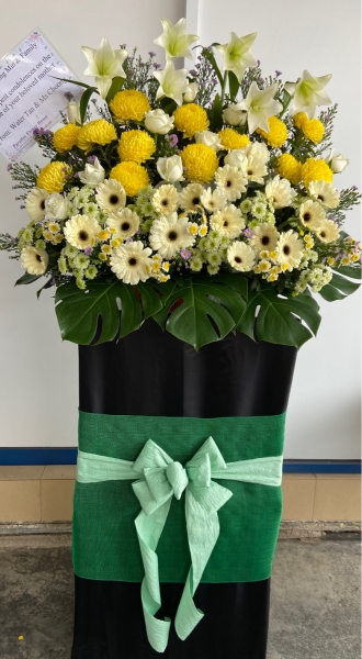 W39 Condolences & Funeral  (Wreath) »Ȧ From RM200 Condolences & Sympathy Melaka, Malaysia Delivery, Supplier, Supply | Paradise Flower House