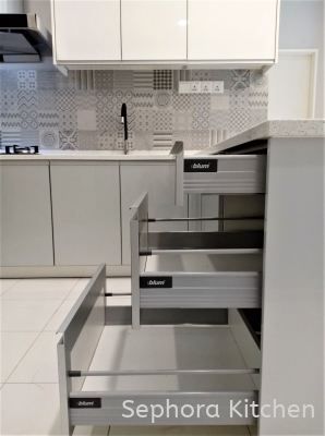 Polaris Kitchen Cabinet