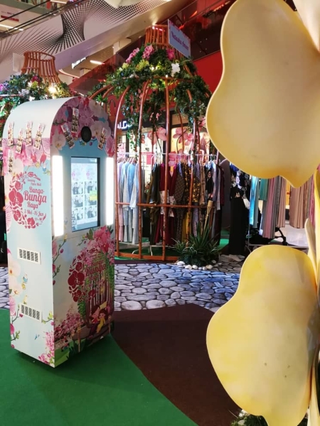 Bunga-bunga Raya Photobox Cabinet With Sticker Cabinets & Shelving Selangor, Malaysia, Kuala Lumpur (KL) Supplier, Suppliers, Supply, Supplies | Mpower Crevolution Sdn Bhd