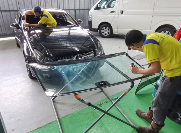 Windscreen Repair & Replacement Windscreen Repair & Replacement Johor Bahru (JB), Malaysia, Tampoi Services | YEM HENG WORKSHOP SDN. BHD.