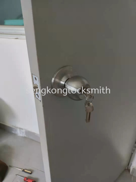 change door lock Our Door Service Selangor, Malaysia, Kuala Lumpur (KL), Puchong Supplier, Suppliers, Supply, Supplies | Seng Kong Locksmith Enterprise