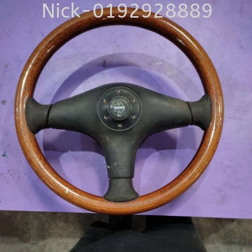 MOMO WALNUT STEERING WHEEL USED