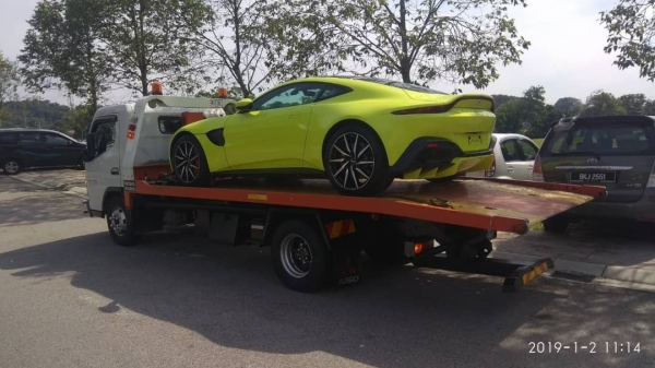  Aston Martin Car Carrier  Malaysia, Selangor, Kuala Lumpur (KL) Service | Comtar Transport & Car Carrier Sdn Bhd