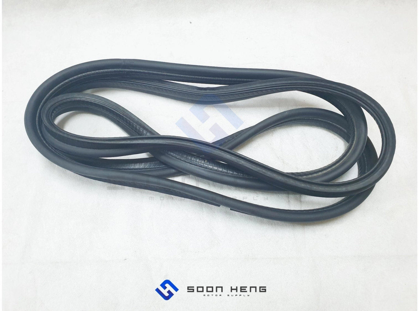 Mercedes-Benz W201 -  Rear Trunk Lid Seal/ Rubber (URO)