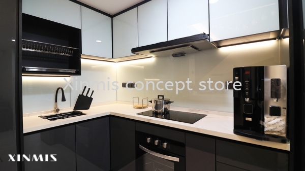  MIXED COLOR 4G GLASS DOOR Aluminium kitchen cabinet Selangor, Malaysia, Melaka, Kuala Lumpur (KL), Petaling Jaya (PJ), Malim Jaya Supplier, Supply, Design, Services | XINMIS CONCEPT STORE