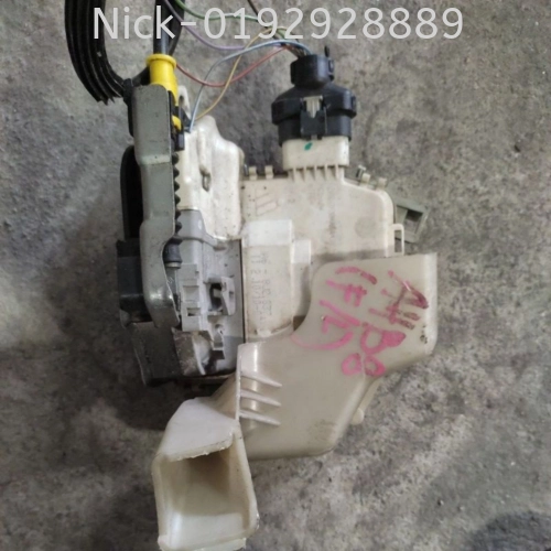 AUDI A4B8 DOORLOCK FRONT LEFT ( 6 PIN )