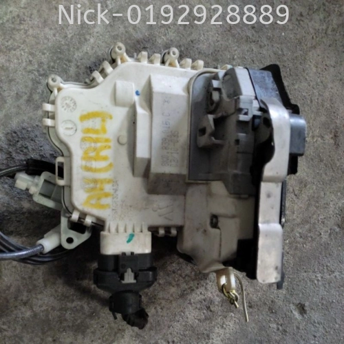 AUDI A4B8 DOORLOCK REAR LEFT ( 6 PIN )