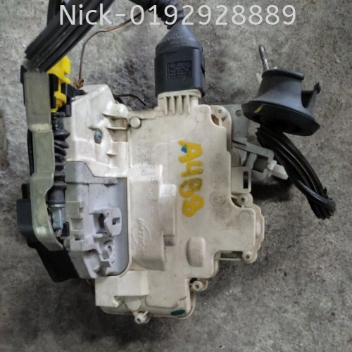 AUDI A4B8 DOORLOCK FRONT LEFT ( 8 PIN )