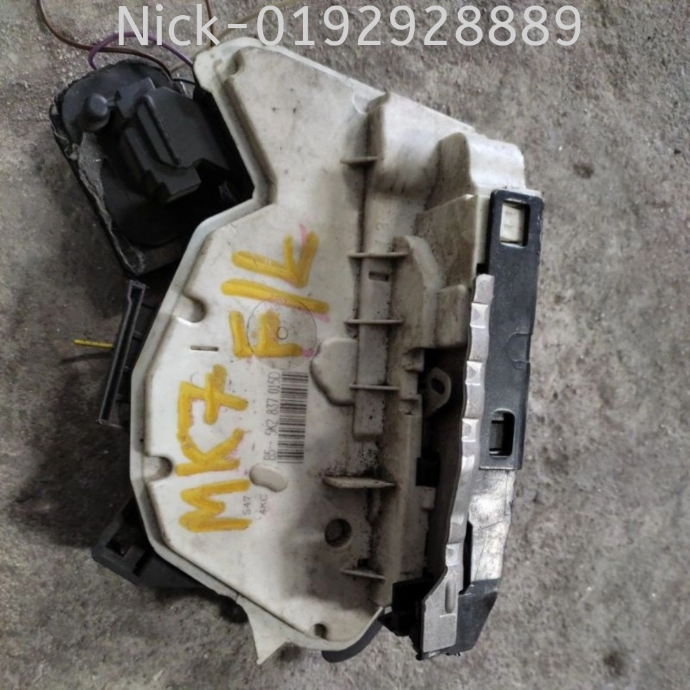 VOLKSWAGEN GOLF MK7 DOORLOCK FRONT LEFT ( 7 PIN )