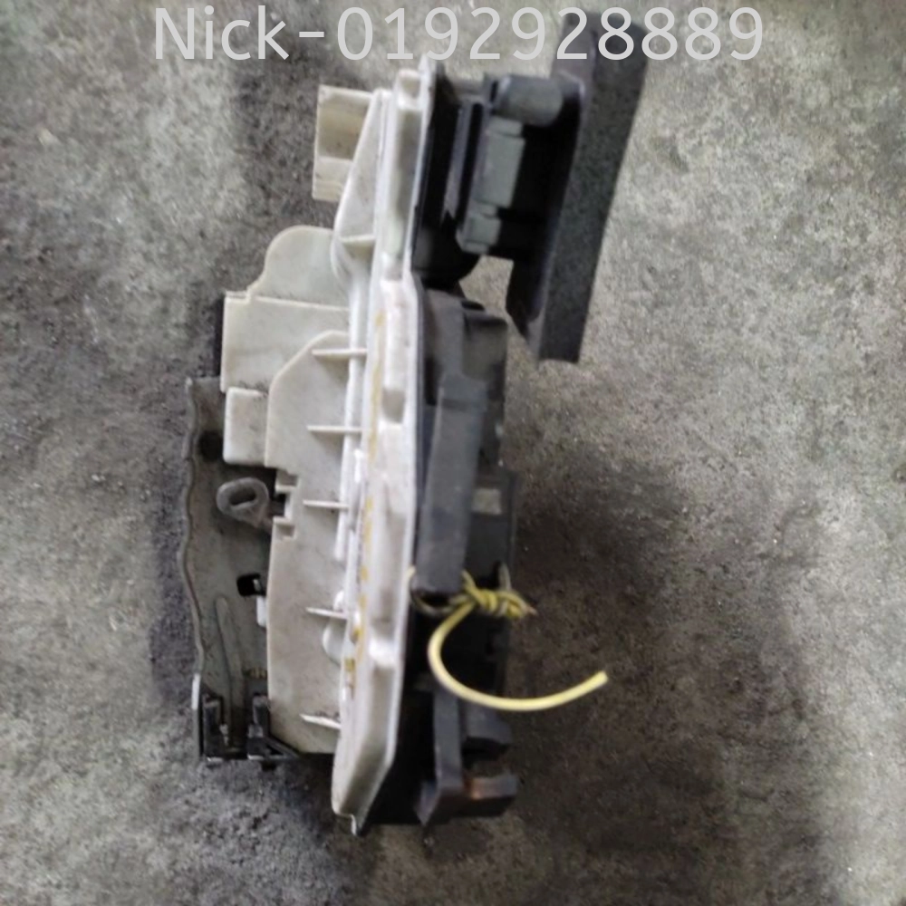 VOLKSWAGEN GOLF MK6 DOORLOCK FRONT RIGHT ( 7 PIN )