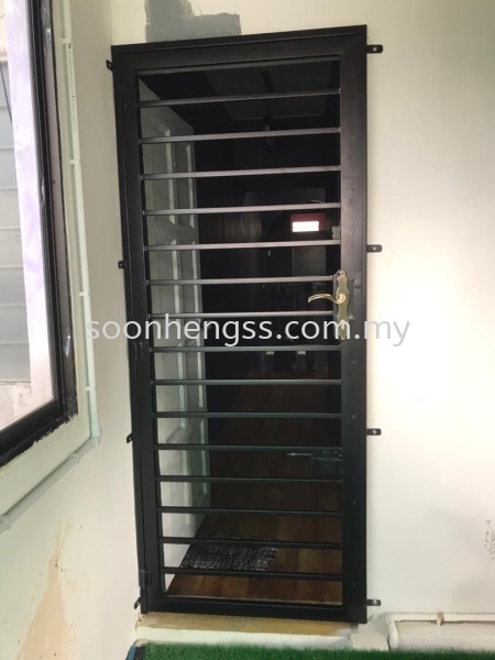  SINGLE DOOR METAL WORKS Johor Bahru (JB), Skudai, Malaysia Contractor, Manufacturer, Supplier, Supply | Soon Heng Stainless Steel & Renovation Works Sdn Bhd