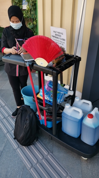 Start today 1 full time cleaner (retail shop) 4 /10/2021 Commercial Cleaning Selangor, Malaysia, Kuala Lumpur (KL), Ampang Service | SRS Group Enterprise