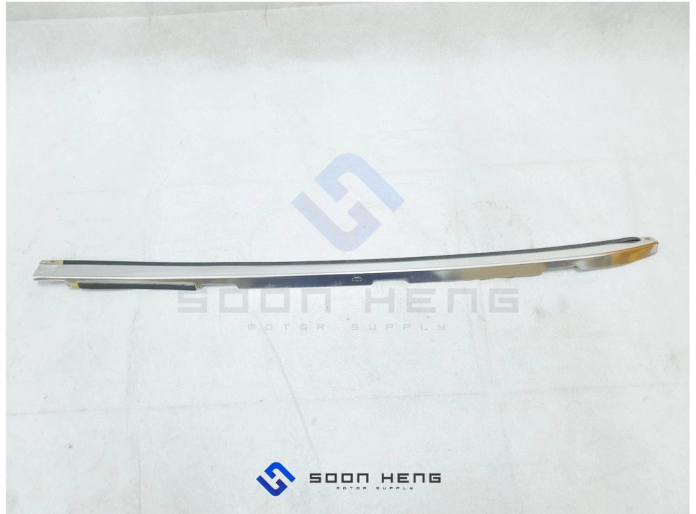 Mercedes-Benz W126 - Left Windshield Garnish Moulding (Original MB)