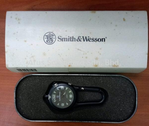 BLACK SMITH & WESSON CARABINER LED WATCH Outdoor / Abseiling / Rappelling Malaysia, Perak Supplier, Suppliers, Supply, Supplies | Arus Samudera Sdn Bhd