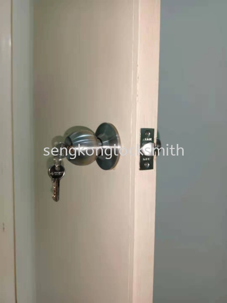 replace room door lock Our Door Service Selangor, Malaysia, Kuala Lumpur (KL), Puchong Supplier, Suppliers, Supply, Supplies | Seng Kong Locksmith Enterprise