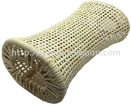 COM 024 - RATTAN PILLOW 