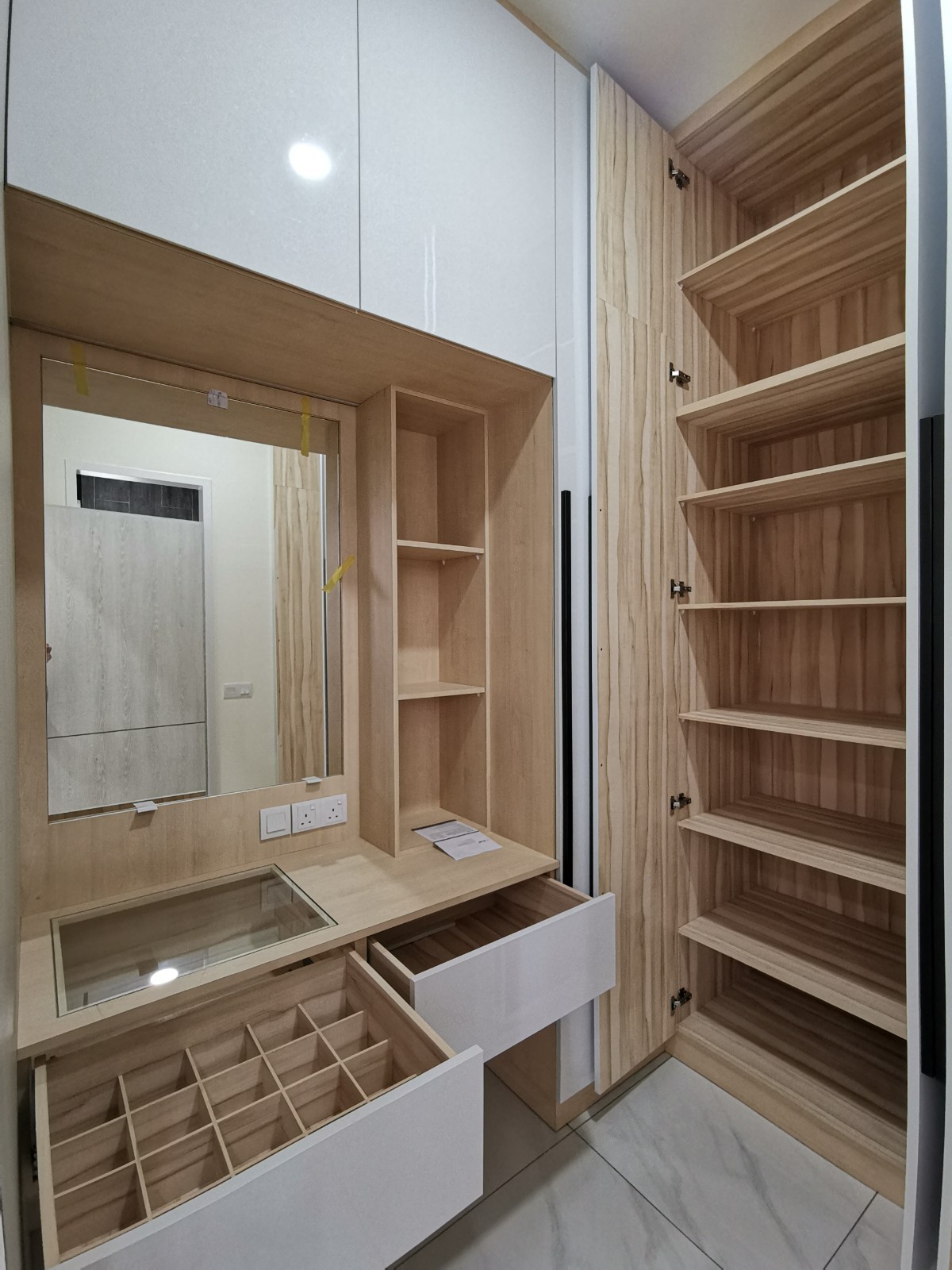Bedroom Wardrobe & Dresser Design- Interior Design Ideas-Renovation-Residential-Bukit Indah Johor Bahru