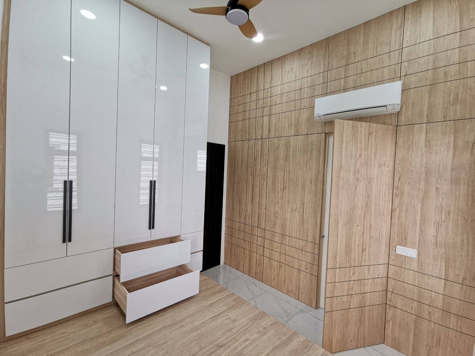 Bedroom Wardrobe & Dresser Design- Interior Design Ideas-Renovation-Residential-Johor Bahru