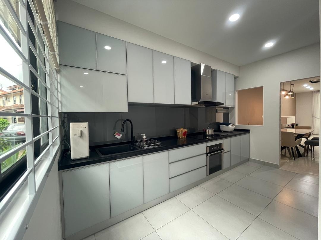Kitchen Area Dry&Wet Kitchen Cabinet Modern Interior Design Ideas-Renovation-Residential-Kempas Utama Johor Bahru