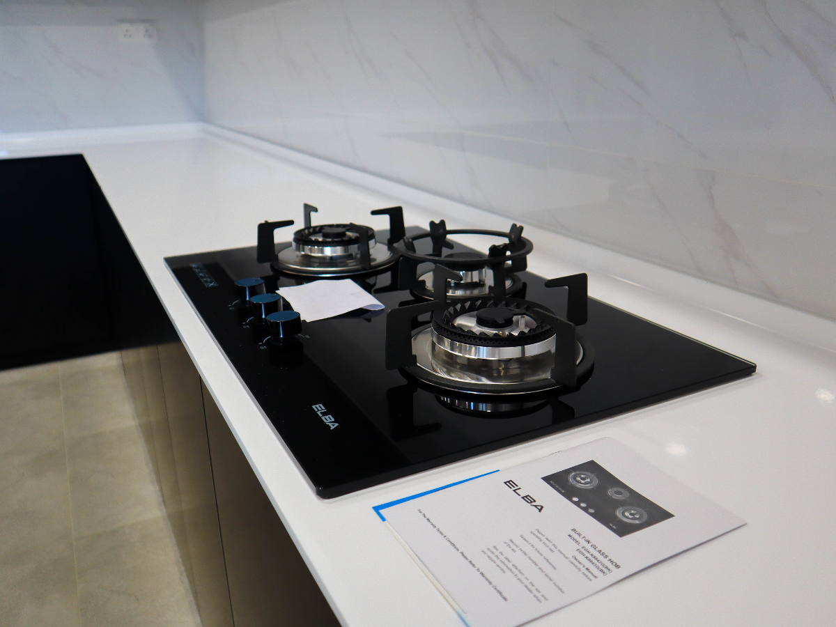 Modern White, Black & Wood Kitchen Design Interior Design Ideas - Renovation - Residential - Segamat Johor 
