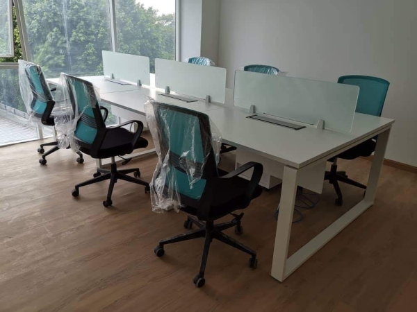 6 pax office workstation with tempered glass desking panel Workstation furniture AIM Desking System Office Workstation Malaysia, Selangor, Kuala Lumpur (KL), Seri Kembangan Supplier, Suppliers, Supply, Supplies | Aimsure Sdn Bhd