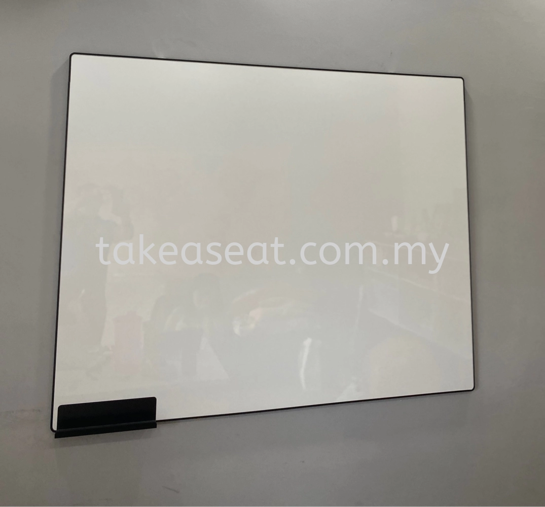 Wall Mount Magnetic Whiteboard (Round Frame)