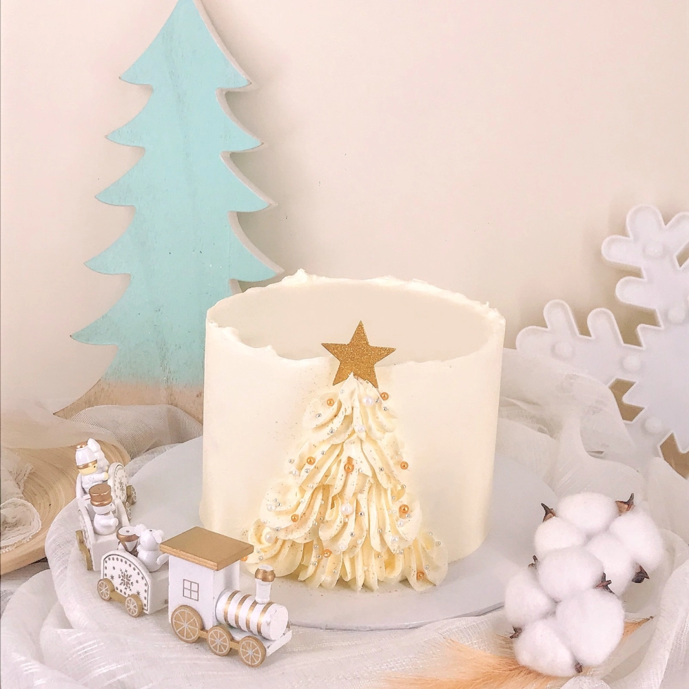 Christmas 2021 - Snowy Christmas Tree - Buttercream Cake
