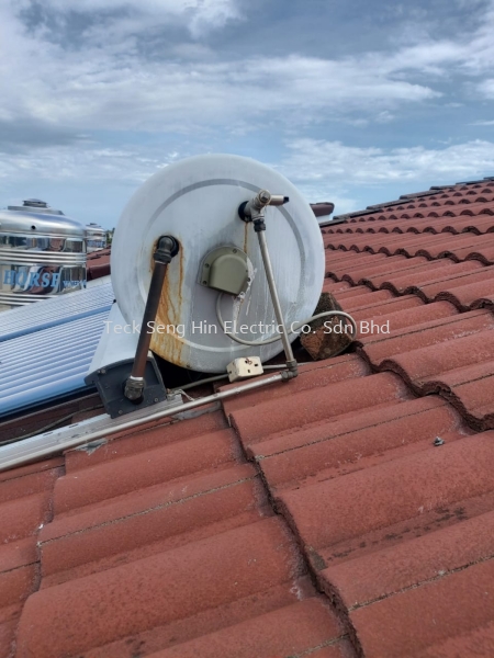 Bercham, Ipoh SERVICE & MAINTENANCE CHECKING LEAKING OF SOLAR STORAGE TANK AND PANELS Perak, Malaysia, Ipoh Supplier, Suppliers, Supply, Supplies | Teck Seng Hin Electric Co. Sdn Bhd