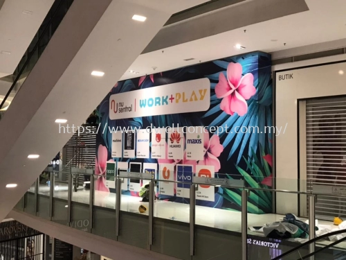 Shopping mall hoarding install