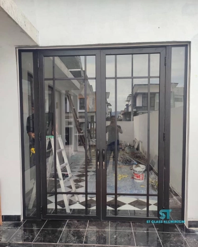 Multipoint Swing Door