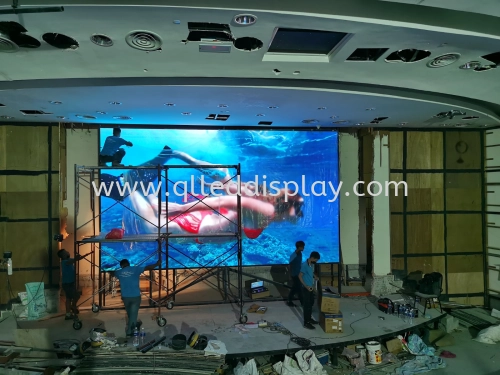 W20.99FT x H12.07FT P4 Indoor LED Display Board (Full Colour) 