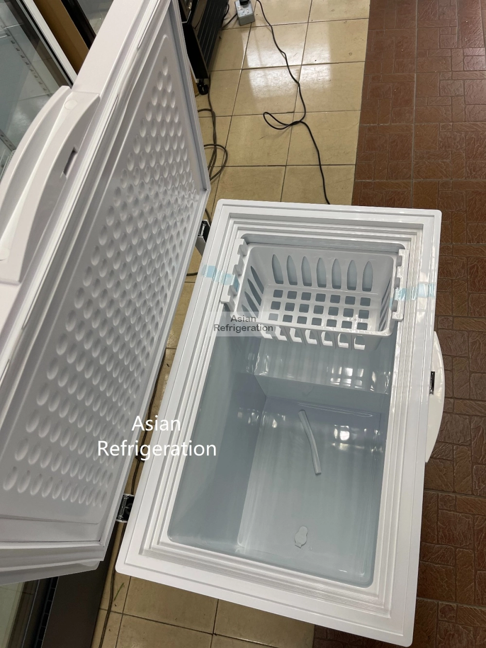 Lifting Door Chest Freezer Snow BD(W)-185 (158 litres) [Ready Stock]