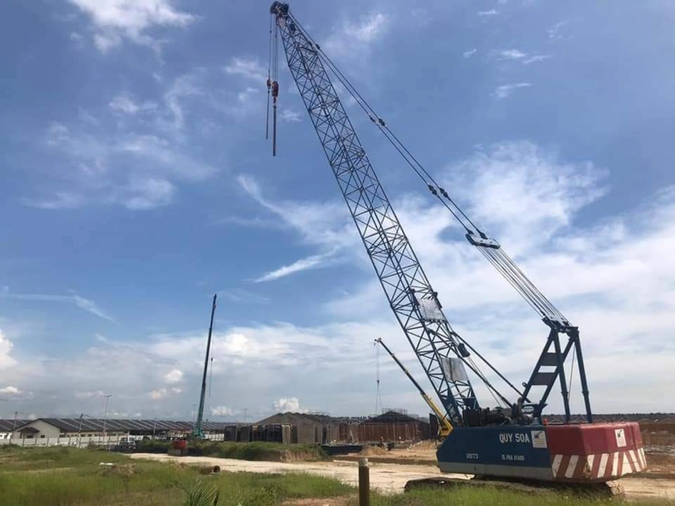 50 TONS CRAWLER CRANE