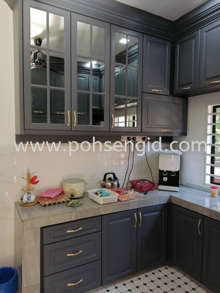 Nyatoh Spray Paint Kitchen Cabinet #SERI REMBAU  #REMBAU Kitchen Seremban, Negeri Sembilan (NS), Malaysia Renovation, Service, Interior Design, Supplier, Supply | Poh Seng Furniture & Interior Design