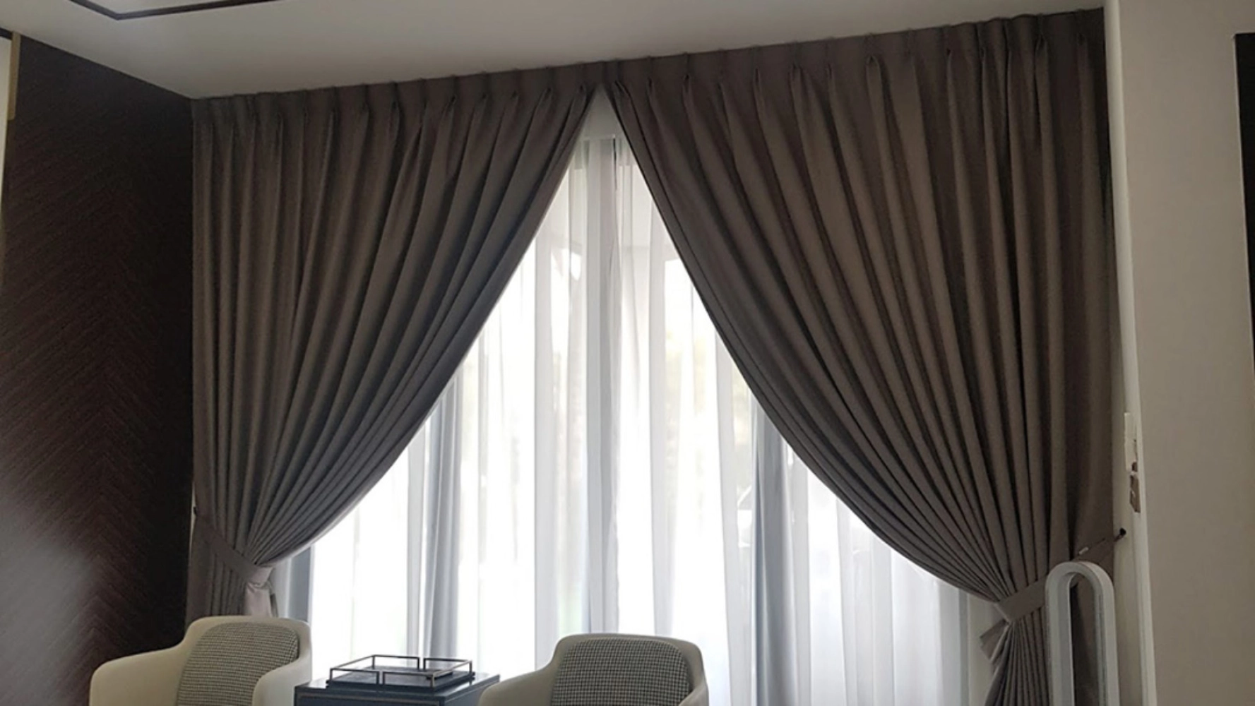 Curtain