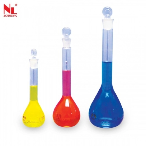 Glass Volumetric Flask With Stopper NL 7004 G /