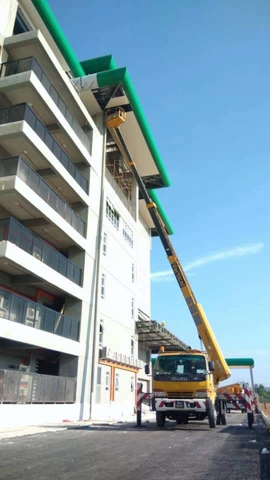 OFFICE BUILDING SKYLIFT RENTAL SPECIALIST AT KUALA LUMPUR (KL) | PETALING JAYA (PJ) | MALAYSIA