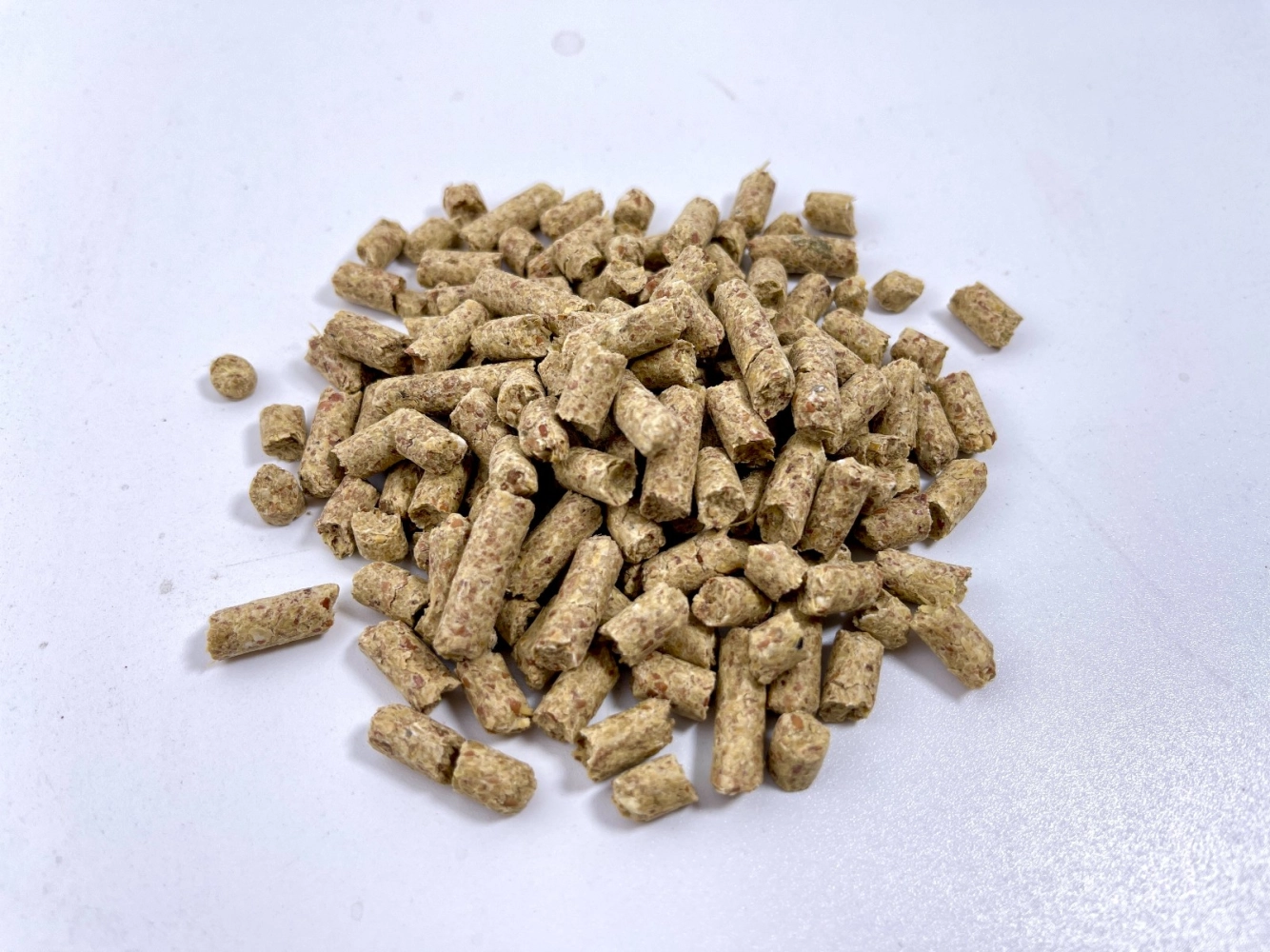 7620 Pelet Kulit Kacang Soya / Soybean Hull Pellet / Dedak Soya (50KG)