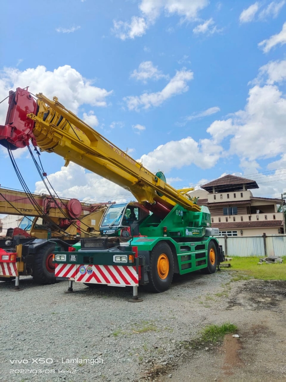 MOBILE CRANE 50TON ( ROUGH TERRAIN )