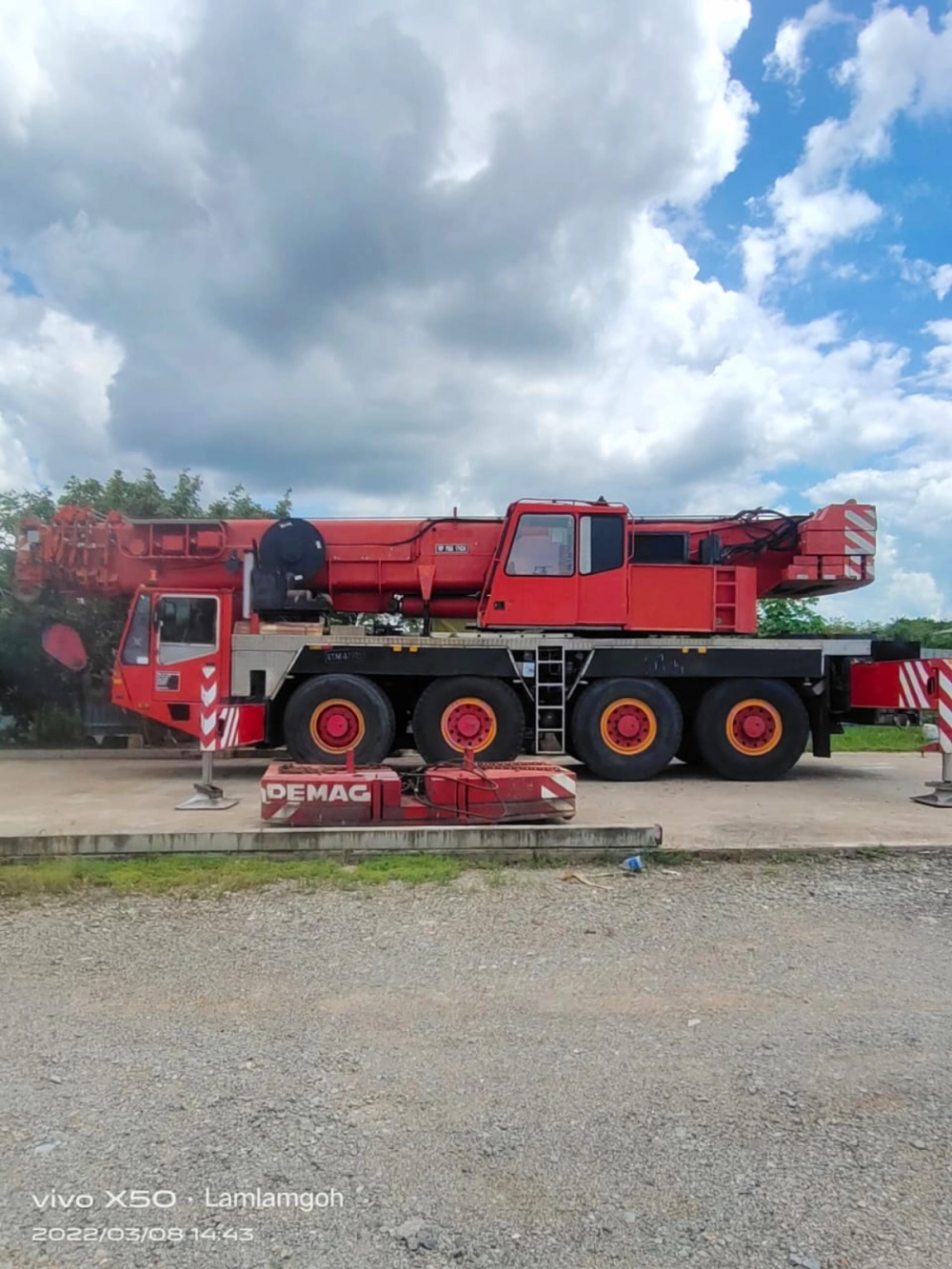 MOBILE CRANE 80TON