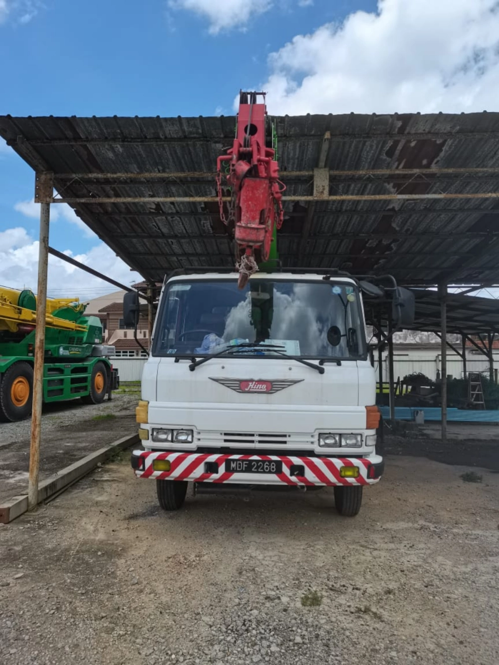 MOBILE CRANE 7TON