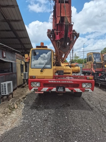 MOBILE CRANE 20TON