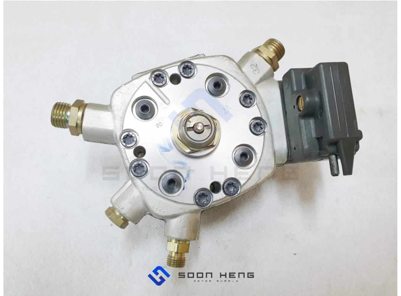 Mercedes-Benz with Engine M102.961/ 962/ 963/ 964/ 982/ 985/ 987 - Fuel Distributor Assy (BOSCH)